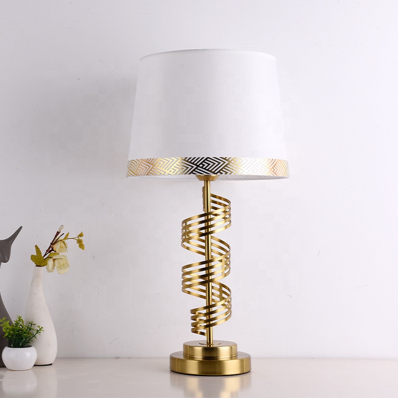 Luminária de Mesa Estilo Europ - Geometric Lamp Shade avaliação e preço