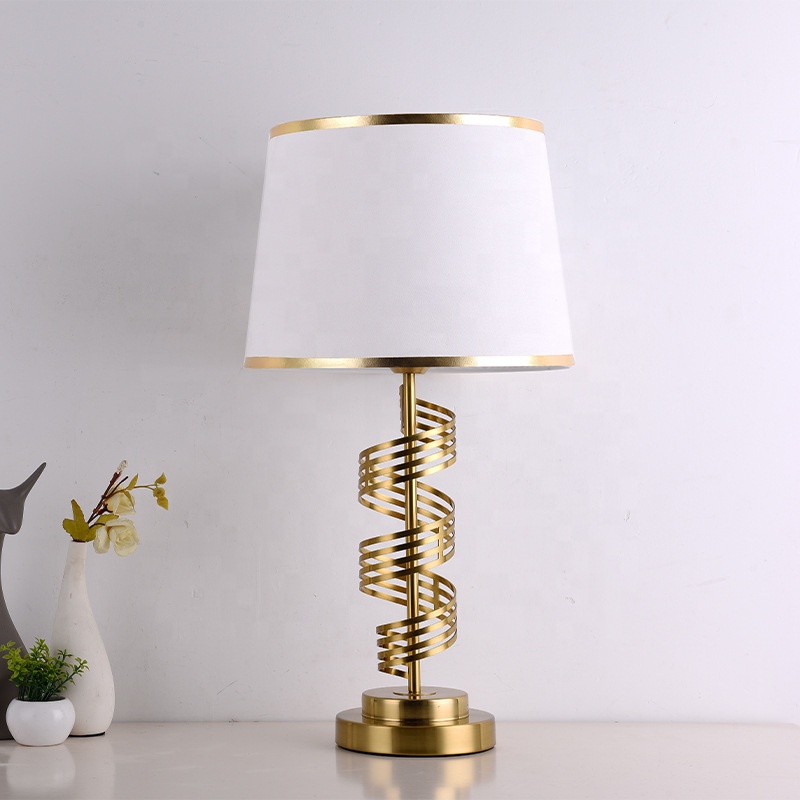 Luminária de Mesa Estilo Europ - Geometric Lamp Shade avaliação e preço